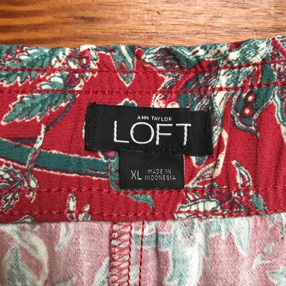 Loft Red Floral Wide Leg Pants, EUC, XL - Picture 7 of 12